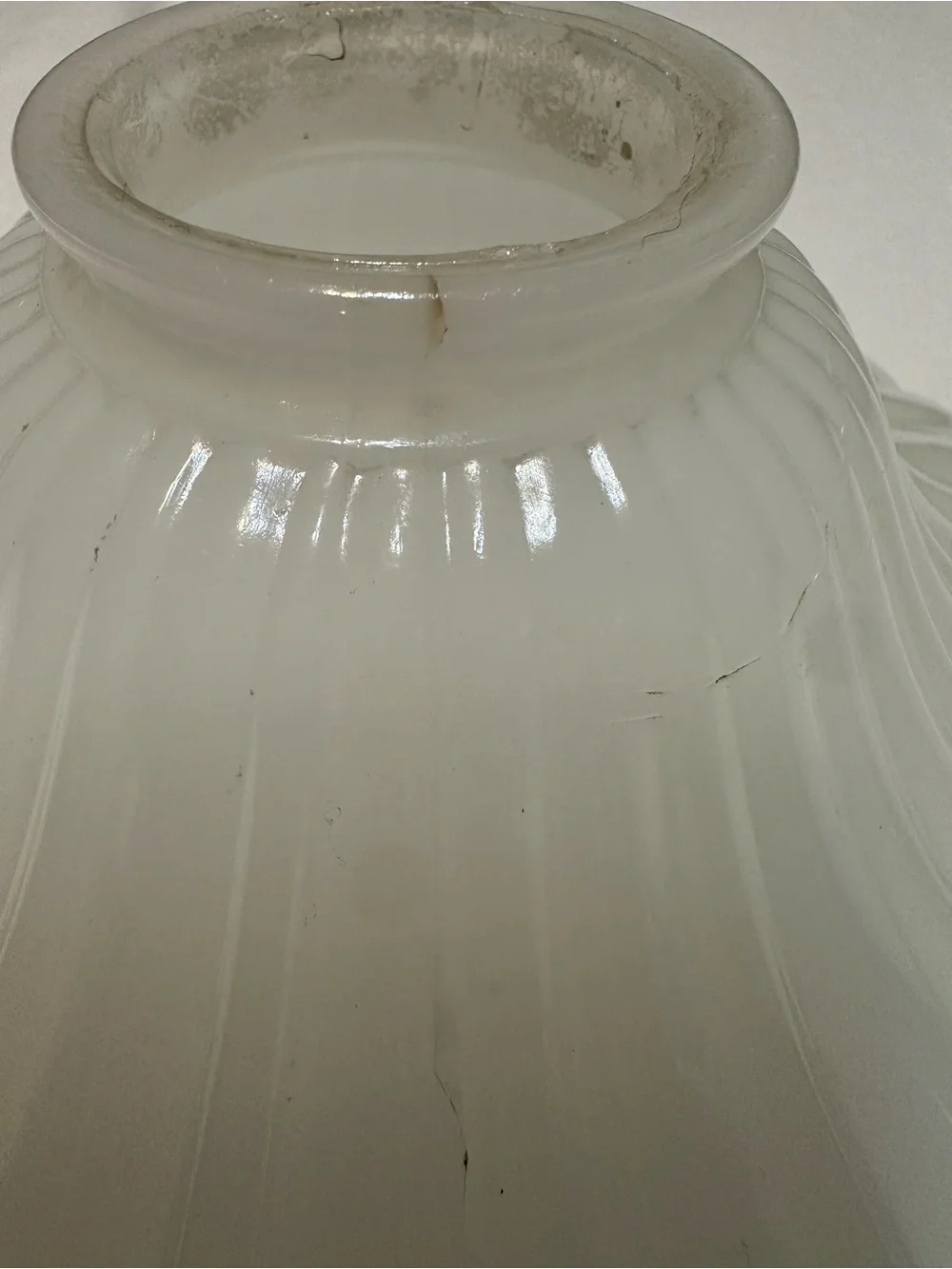 Vintage / antique milk glass/clam broth lampshade pendant light shade opalescent